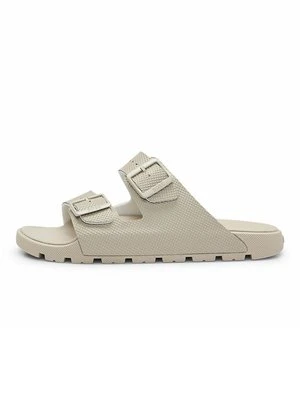 Klapki płaskie Boss