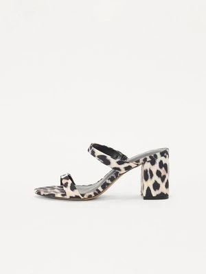 Klapki płaskie Call it Spring