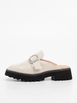 Klapki płaskie Clarks