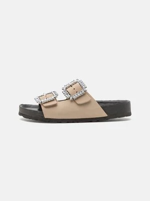 Zdjęcie produktu Klapki płaskie Copenhagen Shoes