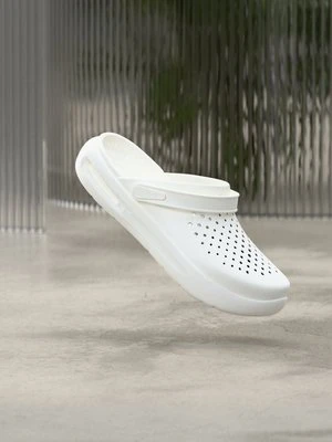 Klapki płaskie Crocs biały