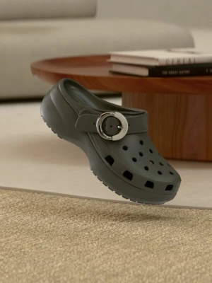 Klapki płaskie Crocs czarny