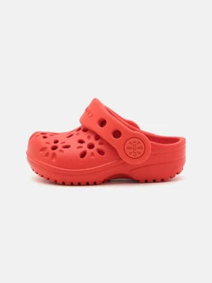 Klapki płaskie Crocs czerwony