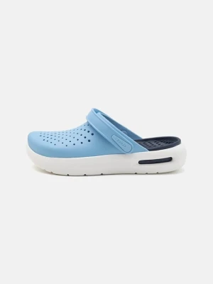 Klapki płaskie Crocs jasnoniebieski