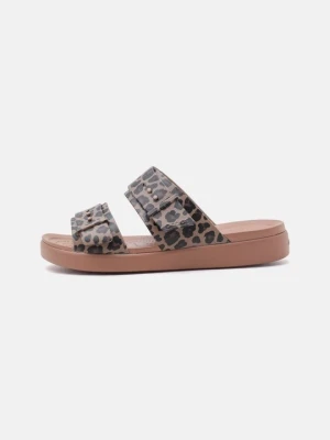 Klapki płaskie Crocs jasnożółty