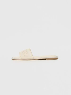 Klapki płaskie DKNY