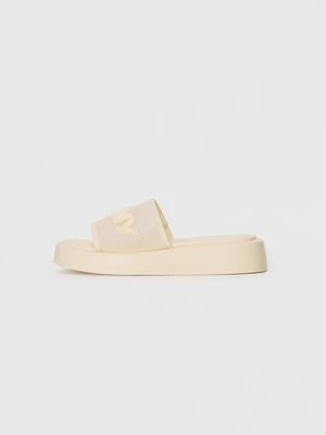 Klapki płaskie DKNY