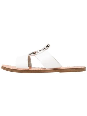 Klapki płaskie Dorothy Perkins