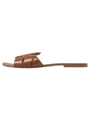 Klapki płaskie Dorothy Perkins