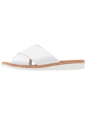 Klapki płaskie Dorothy Perkins