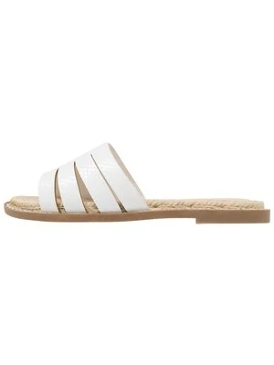 Klapki płaskie Dorothy Perkins
