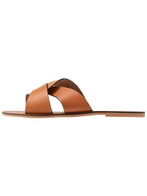 Klapki płaskie Dorothy Perkins