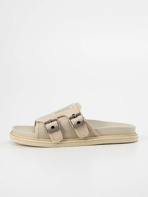 Klapki płaskie Emporio Armani