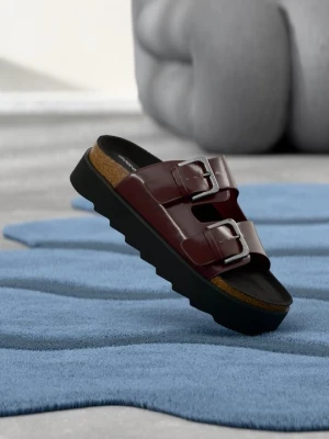 Klapki płaskie Even&Odd By Zalando ciemnoczerwony