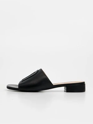 Klapki płaskie Furla