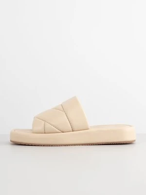 Klapki płaskie Kazar