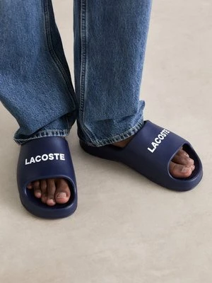 Klapki płaskie Lacoste