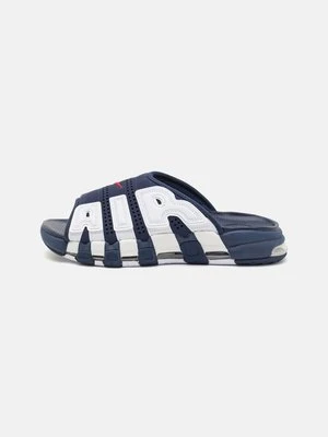 Klapki płaskie Nike Sportswear