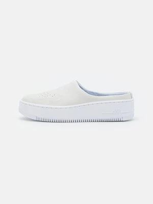 Klapki płaskie Nike Sportswear