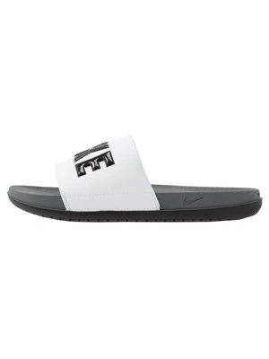 Klapki płaskie Nike Sportswear