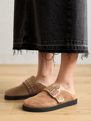 Klapki płaskie Pavement