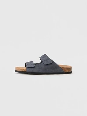 Klapki płaskie Pepe Jeans