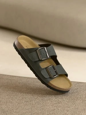 Klapki płaskie Pier One