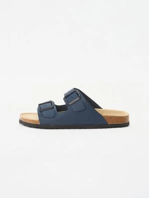 Klapki płaskie Pier One