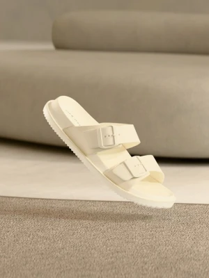 Klapki płaskie Pier One By Zalando biały