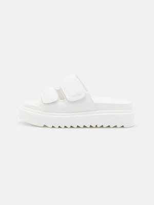 Klapki płaskie Raid