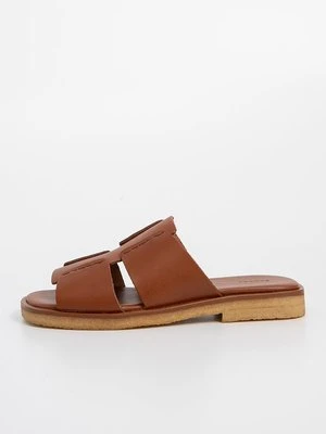 Klapki płaskie sandro