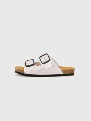 Klapki płaskie Scholl