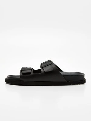 Klapki płaskie Scholl