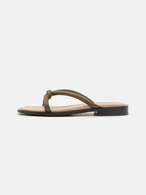 Klapki płaskie Selected