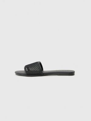 Klapki płaskie Steve Madden czarny