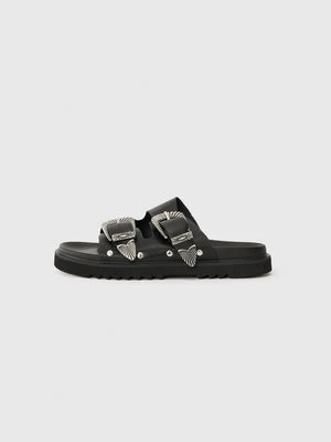 Klapki płaskie Steve Madden czarny