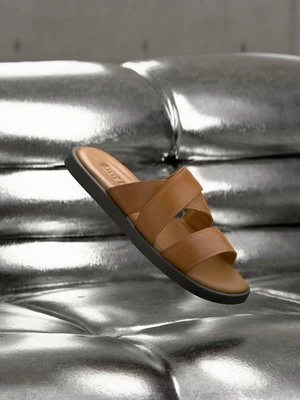 Klapki płaskie Steve Madden tan