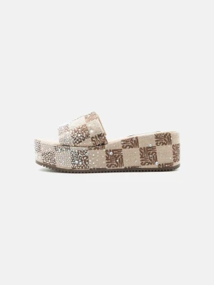 Klapki płaskie Steve Madden brązowy