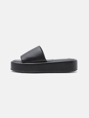 Klapki płaskie Steve Madden czarny
