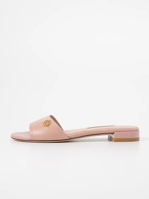 Klapki płaskie Stuart Weitzman