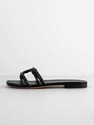 Klapki płaskie Stuart Weitzman