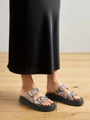 Klapki płaskie tamaris