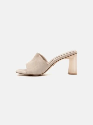 Klapki płaskie tamaris