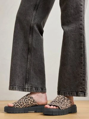 Klapki płaskie tamaris