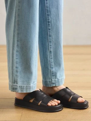 Klapki płaskie tamaris