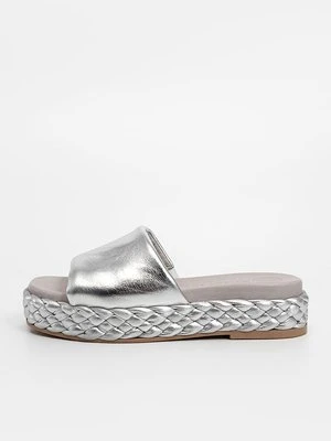 Klapki płaskie Unisa