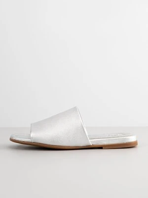 Klapki płaskie Unisa