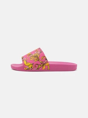 Klapki płaskie Versace Jeans Couture