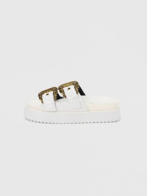 Klapki płaskie Versace Jeans Couture biały