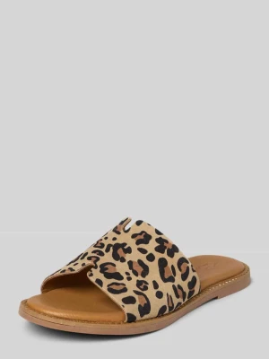 Klapki skórzane z fakturowaną podeszwą tamaris